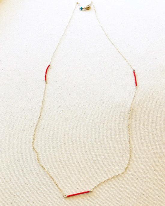  Emma Rose Designs 목걸이/팬던트 엠마 로즈 디자인의 긴 빨간색 비즈 목걸이