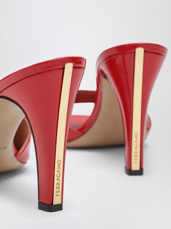 26SS 살바토레 페라가모 힐/펌프스 7903951 FB Red - SALVATORE FERRAGAMO