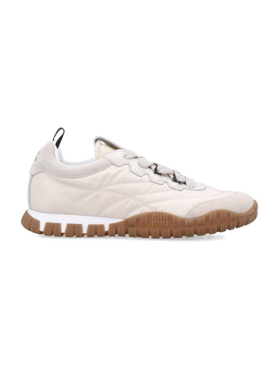 26SS 미우미우 타이어 테크니컬 소재 및 스웨이드 스니커즈 5E417EZJM F0304 Bianco