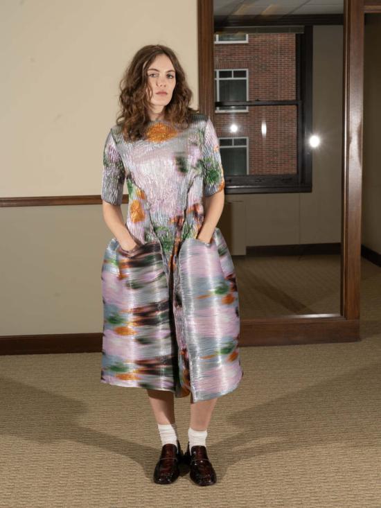  줄리아 호이어 롱 원피스 우마 드레스 폴리 실버 이리데슨트