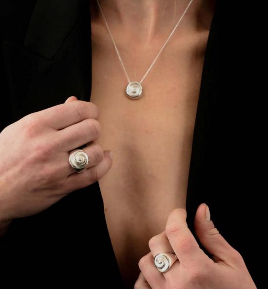  아만다 헌트 반지 나침반  청동 - AMANDA HUNT