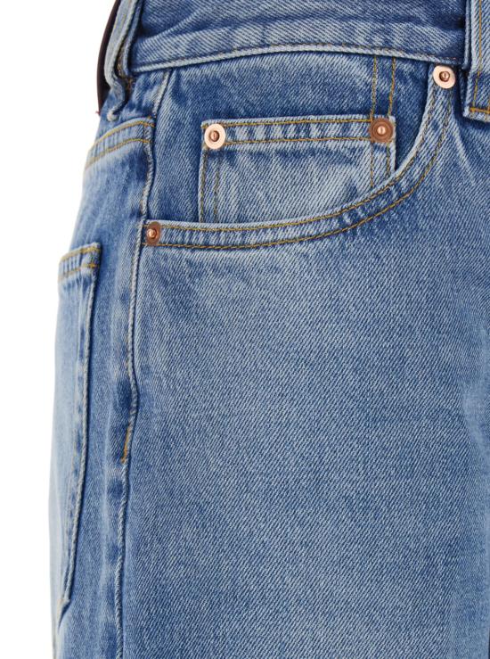  구찌 데님 팬츠 뒷면에 로고 패치가 있고 워싱 처리된 데님 소재의  청바지 - GUCCI