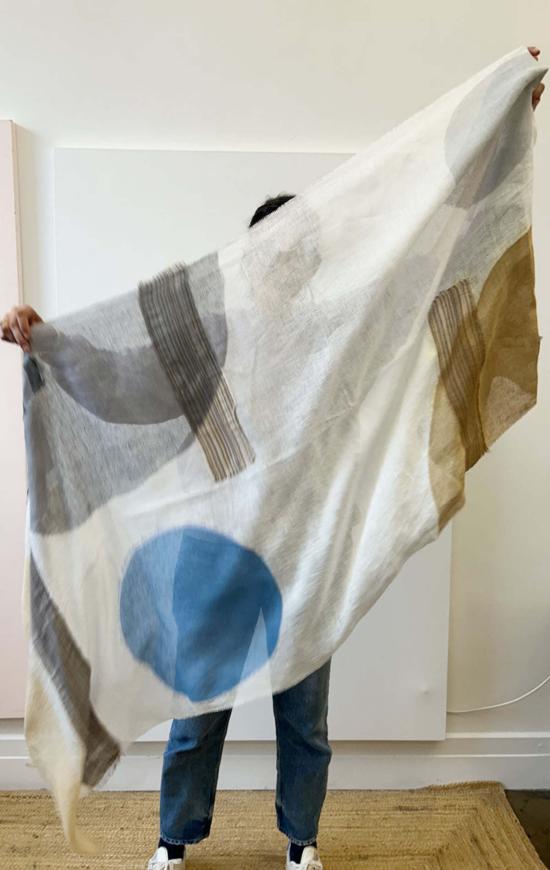  익스퀴짓 제이 머플러/스카프 정교한 J 서클 핸드페인팅 린넨 스카프