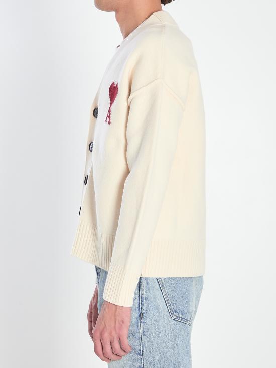 26SS 아미 하트 로고 인타르시아 V넥 가디건 UKC367018 154 ECRU ROUGE - AMI