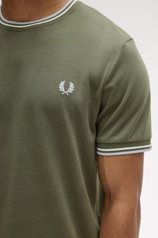 26SS 프레드페리 반팔 티셔츠 M1588 87B Lwgrn ecru dskbl - FRED PERRY
