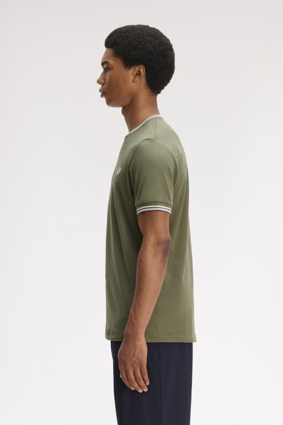 26SS 프레드페리 반팔 티셔츠 M1588 87B Lwgrn ecru dskbl - FRED PERRY