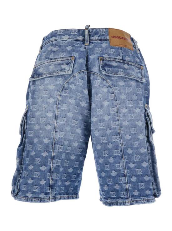  디스퀘어드2 데님 숏팬츠 Dsquared2 데님 파이브 포켓 쇼츠, 전체 모노그램 로고 및 카고 포켓 2개, 버뮤다 블루 색상 - DSQUARED2