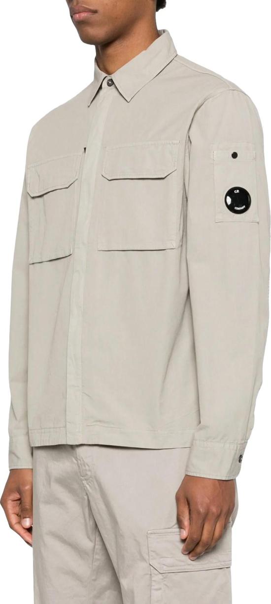 26SS 씨피 컴퍼니 오가닉 개버딘 지퍼 렌즈 오버셔츠 20CMOS156A110143G GREY - C.P. COMPANY