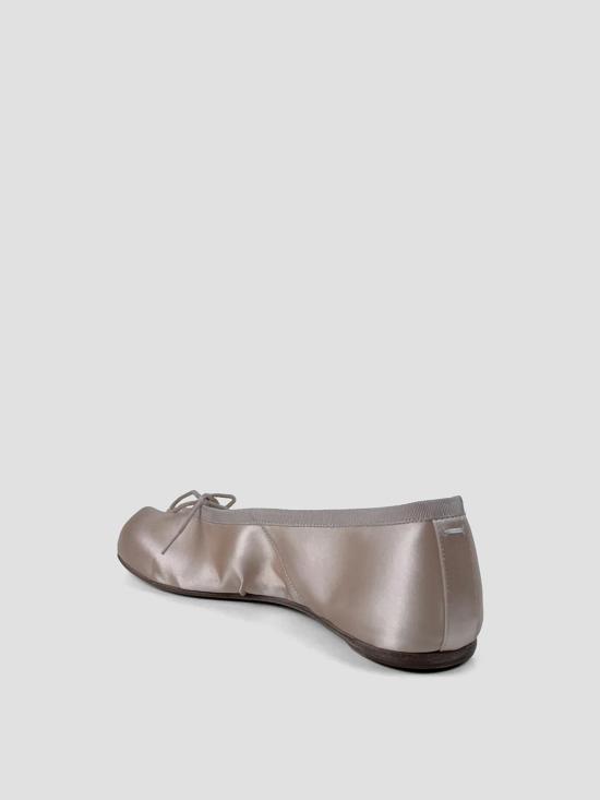 26SS 마르지엘라 타비 사틴 발레리나 S58WZ0155P7551 T2563 ALMOND PEACH - MAISON MARGIELA