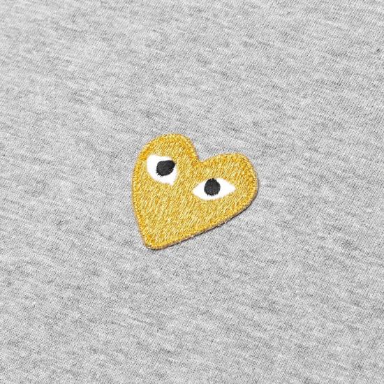 26SS 꼼데가르송 골드하트 와펜 반팔티 AX T216 051 3 P1T216 GRAY DOM - COMME DES GARCONS