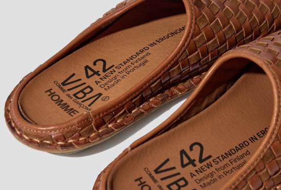 26SS 비바 샌들 CDGH X VIBAE ROMA 우븐 레더 - 폰 탠 HQ-K105-S26 - VIBAE