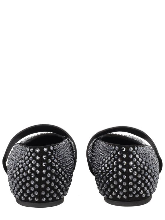 26SS 지방시 플랫 슈즈 BE5010E2GU 001 BLACK - GIVENCHY