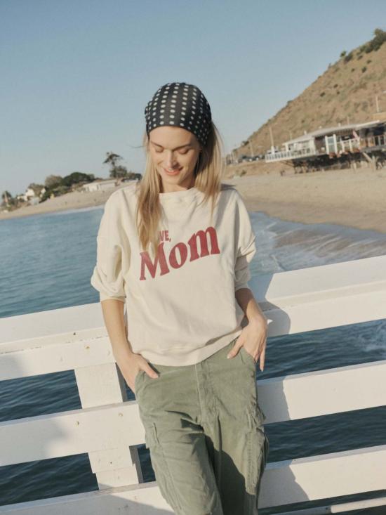  베스트 리가즈 스웨터 엄마가 보내는 안부 엽서 기념 스웨트셔츠 빈티지 화이트 - BEST REGARDS