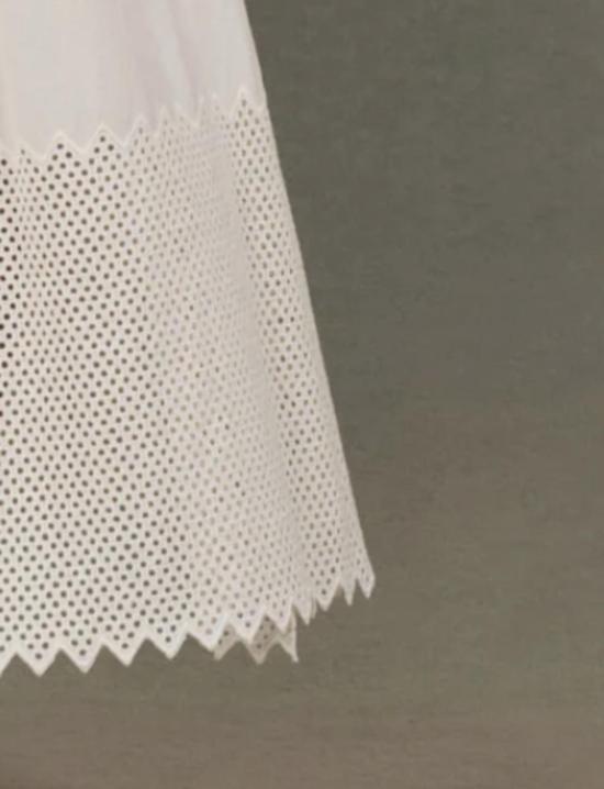  더 그레이트 롱 스커트 그레이트 카나리 스커트 허니콤 아일렛 - THE GREAT