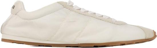 26SS 미우미우 플룸 스웨이드 스니커즈 5E114EFD005D7CF0009 DIVERS