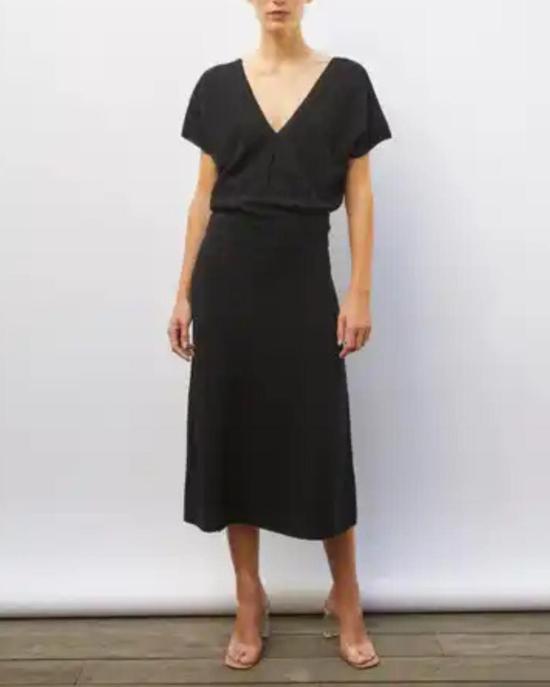  몰리 롱 스커트 Molli Egerie 쉐브론 미디 슬릿 스커트 느와르 프로폰드 - MOLLI