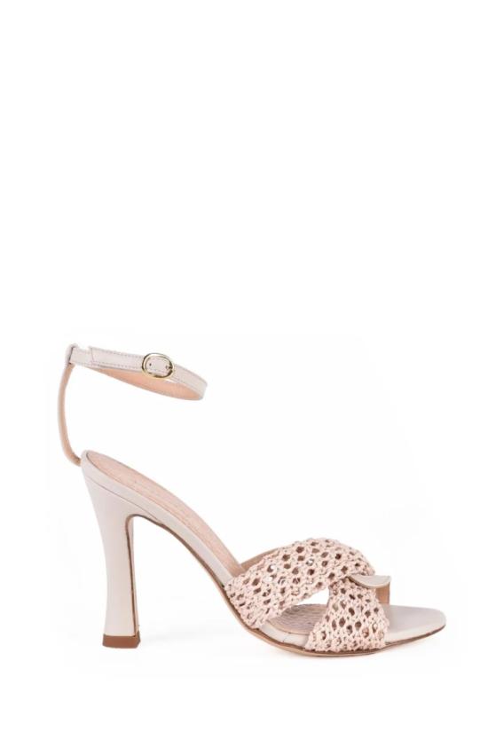  Sassineri 샌들 직조 디자인의 발목 스트랩