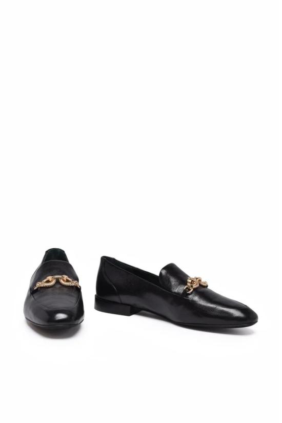  토리버치 플랫 슈즈 세련된 블랙 가죽 로퍼 - TORY BURCH