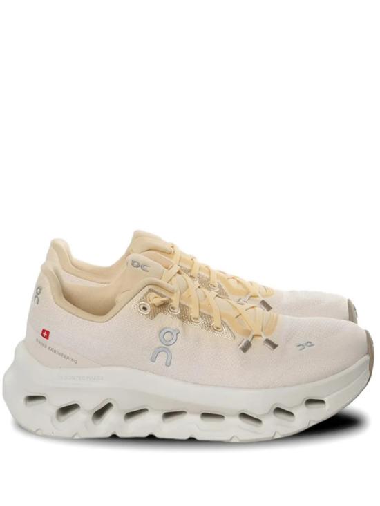 26SS 온 러닝 스니커즈 3WE1005 3107 Blonde dew
