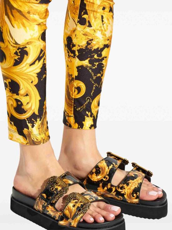 26SS 베르사체 바로크 버클 아리조나 샌들 80VA3SM1ZS366G89 Black - VERSACE