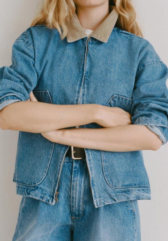  샤이나 모트 코트 스튜디오