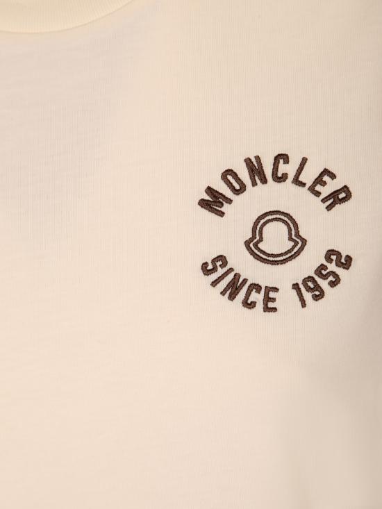 26SS 몽클레어 자수 로고 코튼 티셔츠 8C00030 89AUO 034 White - MONCLER