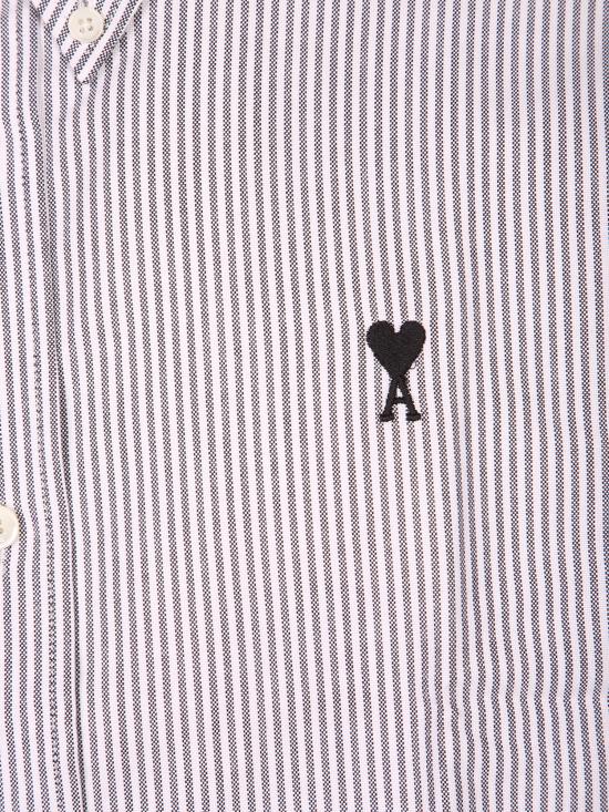 26SS 아미 스몰 하트 로고 스트라이프 코튼 옥스포드 버튼 다운 셔츠 HSH763 CO0087 039 Black - AMI