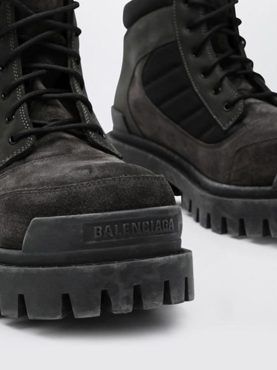 26SS 발렌시아가 컴뱃 스트라이크 로우 부츠 867708WCB45 2010 Dark - BALENCIAGA