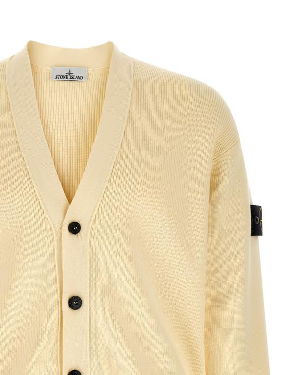 26SS 스톤 아일랜드 립드 소프트 오가닉 코튼 브이넥 가디건 L1S155100009S00D8V0093 Neutrals - STONE ISLAND