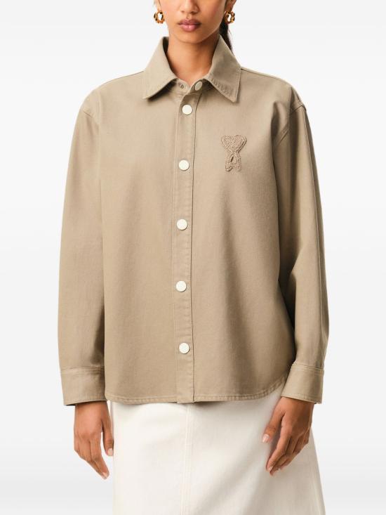 26SS 아미 톤온톤 로고 코튼 니트 오버셔츠 UJK897 DE0126 A036 TAUPE BEIGE DOM - AMI