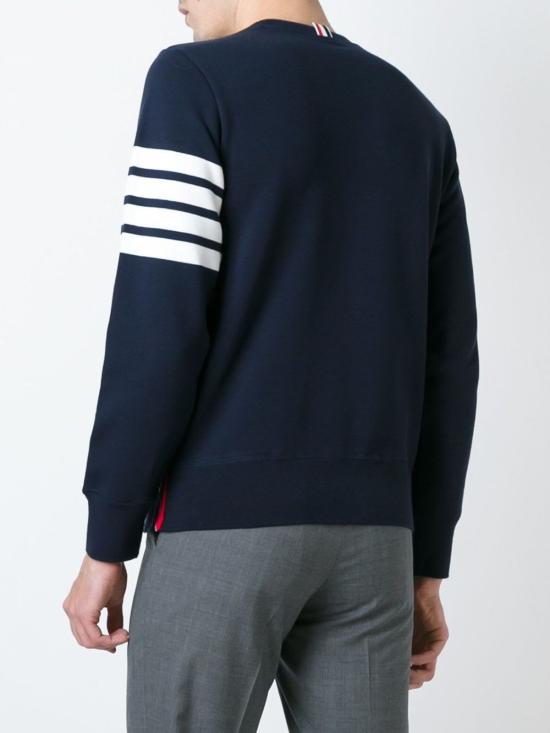  톰브라운 스웨터 톰 브라운 4바 스트라이프 크루넥  블루 - THOM BROWNE