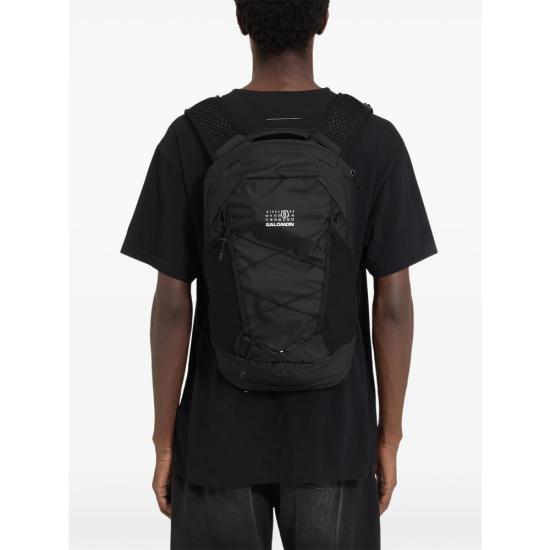 26SS MM6 메종 마르지엘라 X 살로몬 백팩 P5782 SB5WA0013 HB342 BLACK - MM6 MAISON MARGIELA X SALOMON