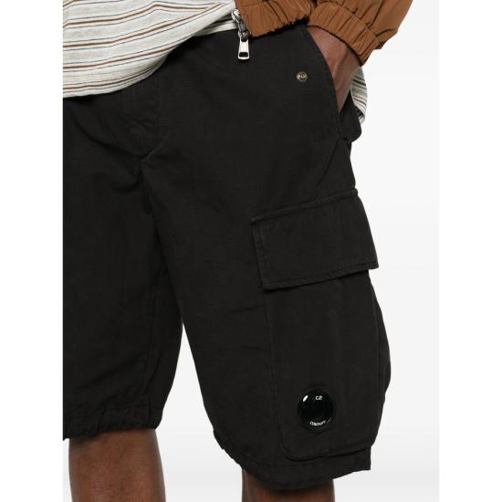 26SS 씨피 컴퍼니 숏팬츠 MBE247A00 6272G 999 BLACK - C.P. COMPANY