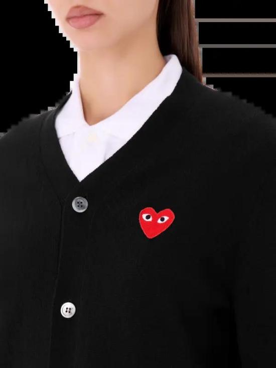 26SS 꼼데가르송 V넥 하트 와펜 가디건 AXN008051 1 BLACK - COMME DES GARCONS