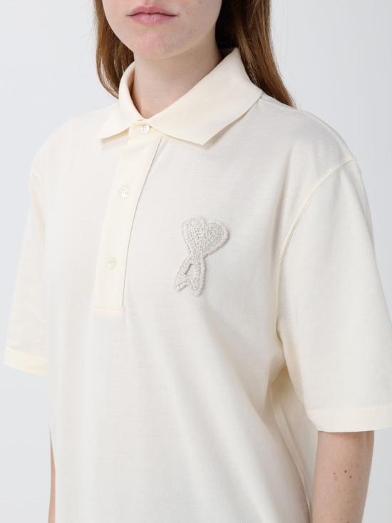 26SS 아미 톤온톤 하트 로고 코튼 패치 폴로 셔츠 UPL428JE0221 136 Beige - AMI