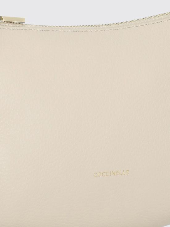 26SS 코치넬리 숄더백 E5T95520101 N64 Beige - COCCINELLE