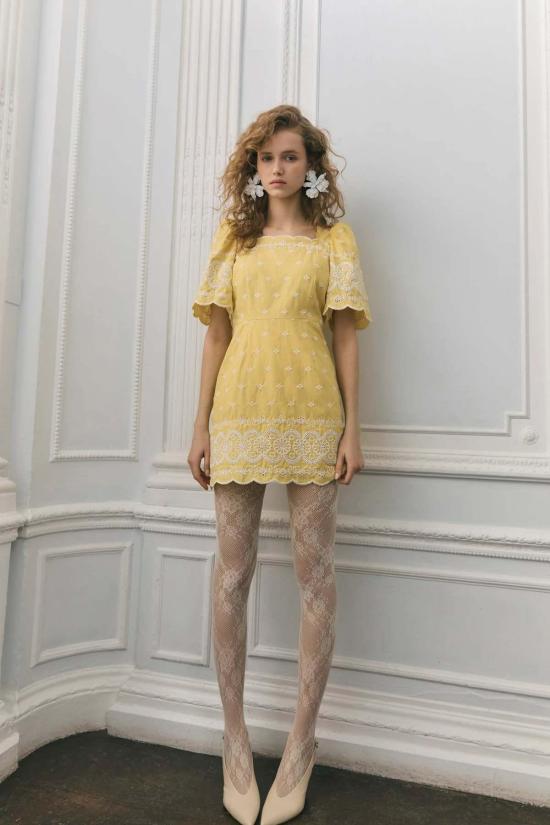  Queens of Archive 숏 원피스 퀸즈 오브 아카이브 샬롯 드레스 버터 옐로우 - OTHER BRANDS