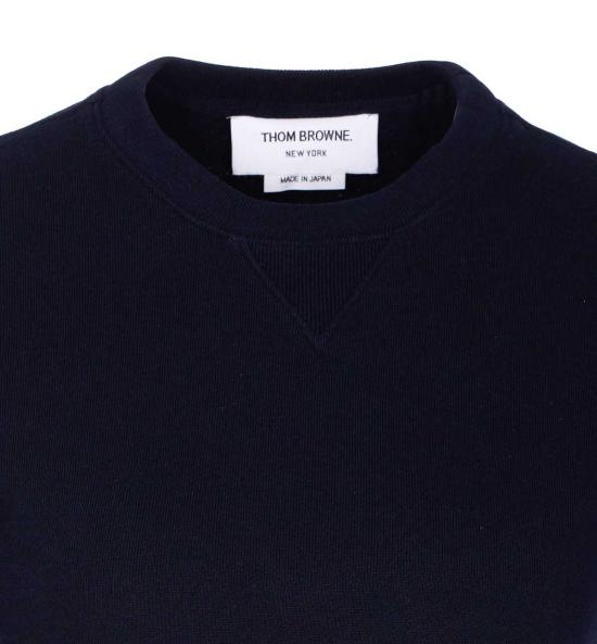  톰브라운 스웨터 톰 브라운 크루넥 패치 로고  블루 - THOM BROWNE