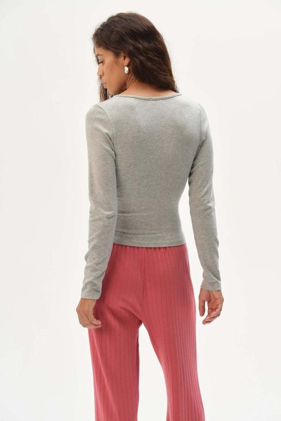  도니 긴팔 티셔츠 . 베이비 립 크로스 스트랩 긴팔 상의 헤더 그레이 - DONNI.