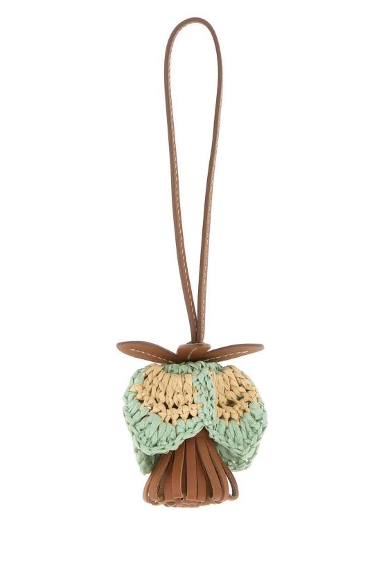  미우미우 키링 멀티컬러 가죽 및 라피아 참 키체인 코냐카쿠아마리나 - MIU MIU