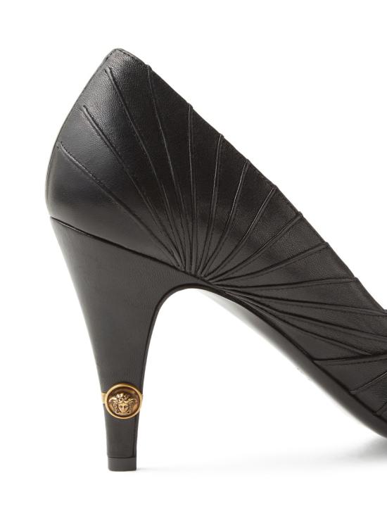 26SS 베르사체 힐/펌프스 1023837 1A176231B55J Nero oro - VERSACE