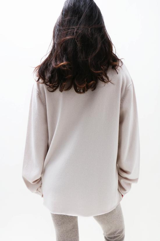  익스트림캐시미어 스웨터 익스트림 캐시미어 199호 악어가죽  초크 - EXTREME CASHMERE