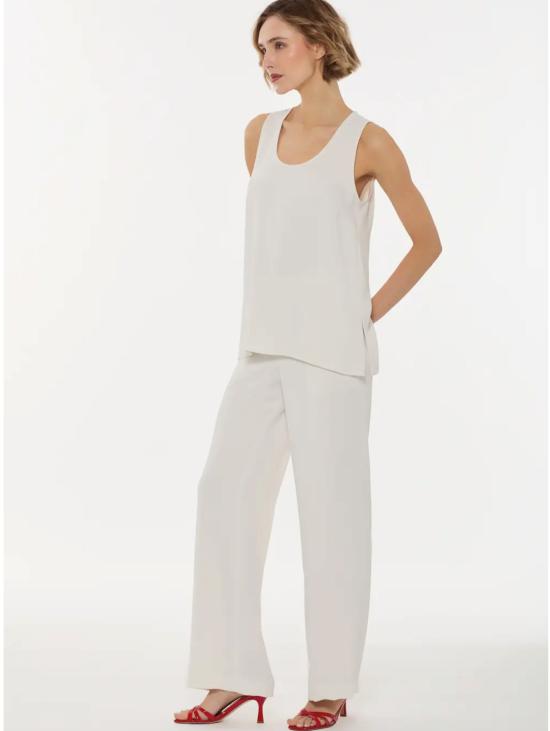 26SS 파로쉬 블라우스 Cady Girocollo Senza Maniche Panna 소재의 블루사 - PAROSH