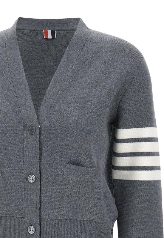 26FW 톰브라운 파인 메리노 울 4바 클래식 V넥 가디건 FKC207A 00014035 GREY - THOM BROWNE