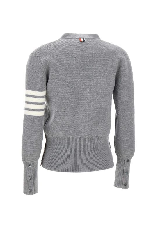 26FW 톰브라운 파인 메리노 울 4바 클래식 V넥 가디건 FKC207A 00014055 GREY - THOM BROWNE