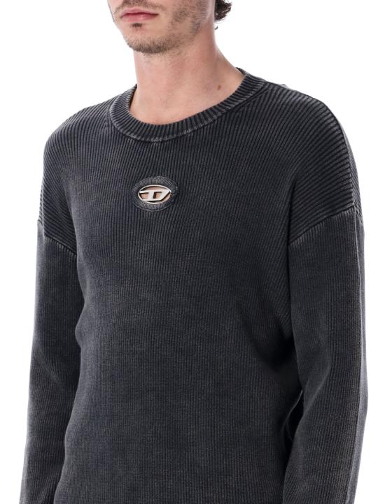 26SS 디젤 K-Darren 오벌 D 컷아웃 리브드 스웨터 A220130AKBQ 900 Nero - DIESEL