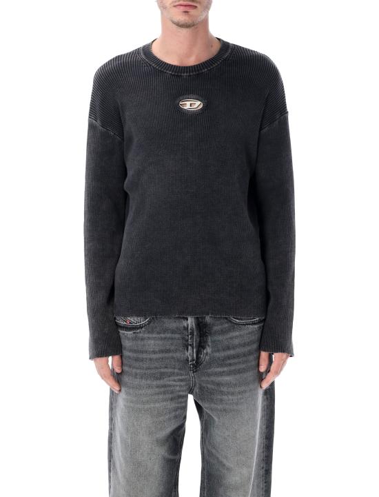 26SS 디젤 K-Darren 오벌 D 컷아웃 리브드 스웨터 A220130AKBQ 900 Nero