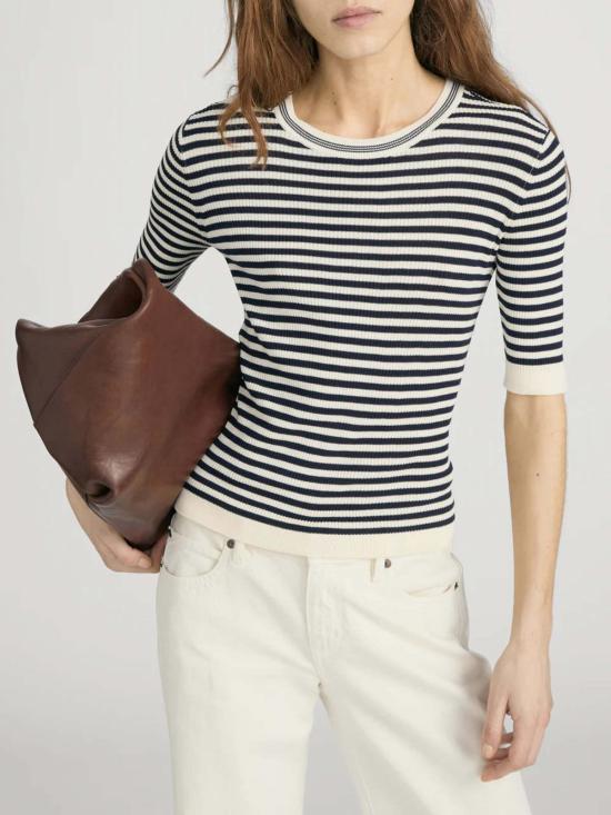  프레임 스웨터 크루즈  액자