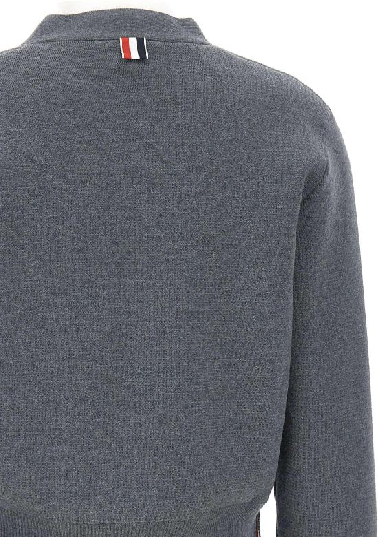 26FW 톰브라운 파인 메리노 울 4바 클래식 V넥 가디건 FKC207A00014035 DONKERGREY - THOM BROWNE
