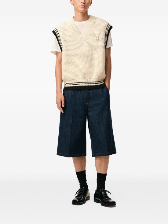 26SS 아미 립드 울 슬리브리스 하트 스웨터 UKS865KN0161 136 WHITE CREAM - AMI